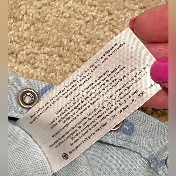 Carter’s Convertible Newborn Set with Hat - Picture 4 of 4